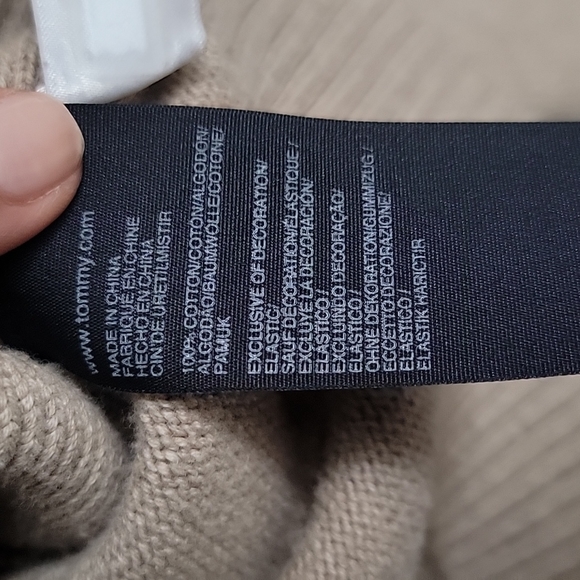 Tommy Hilfiger Men's Zip Sweater - Picture 5 of 6